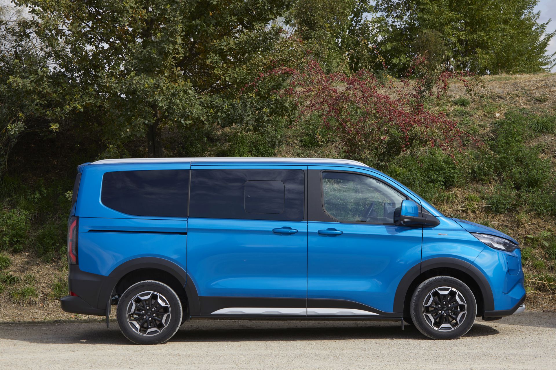 La gama Transit actual cuenta con versiones electrificadas en todos sus modelos