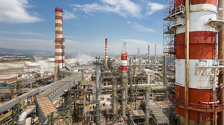 Complejo industrial de Repsol en Tarragona
