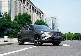 Omoda electrifica su gama en España con su nuevo SUV híbrido Omoda 5