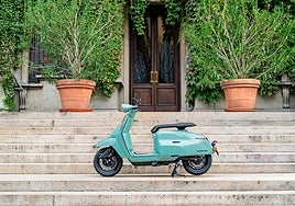 Lambretta presenta su primer escúter eléctrico, la Elettra S, y recupera su modelo J
