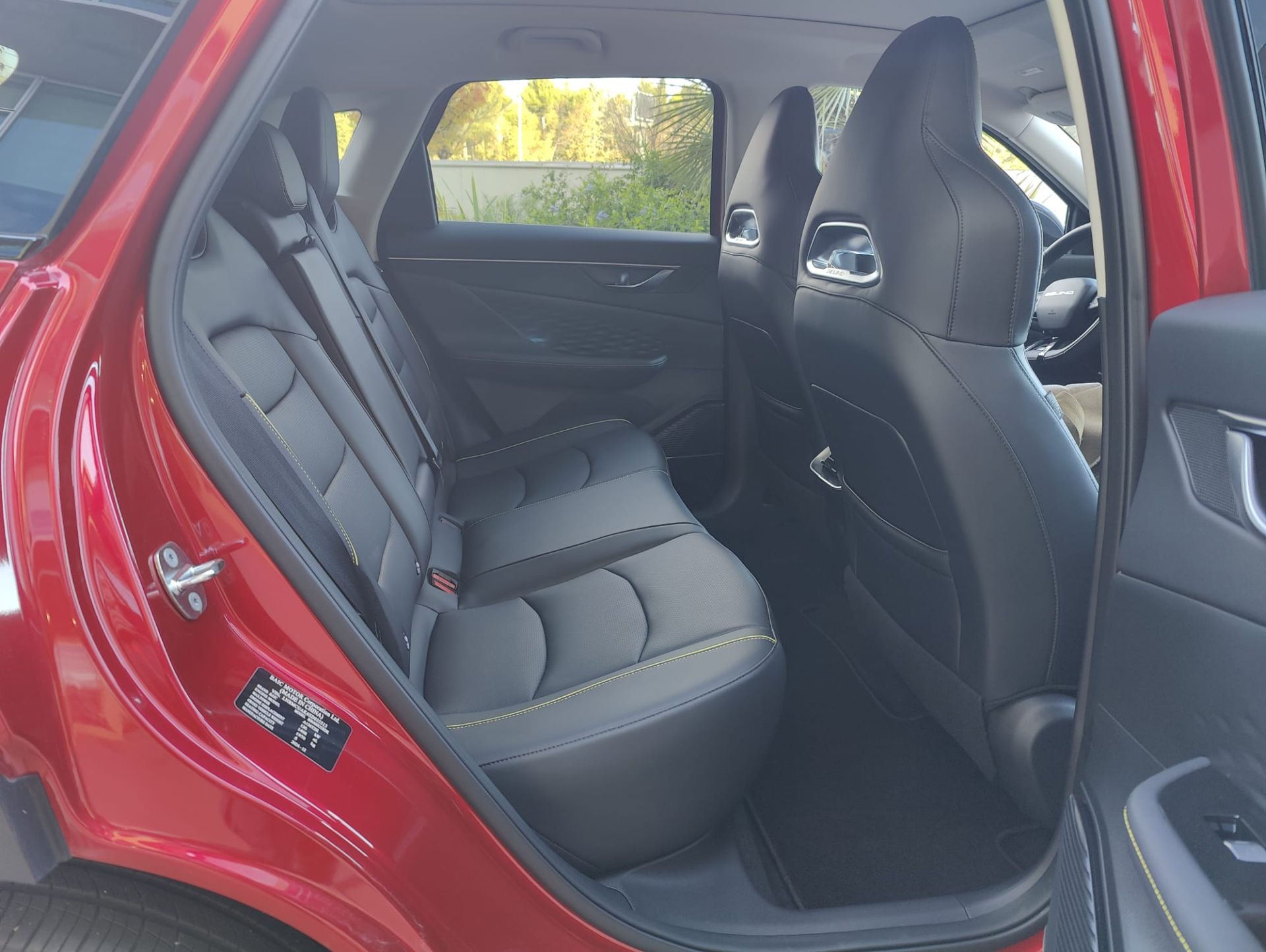 Además, brinda un espacio interior amplio y cómodo para sus cinco ocupantes.