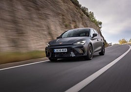 CUPRA lanza el León VZ con 325 CV y tracción delantera en edición limitada