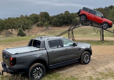 Ford Ranger PHEV y Bronco: para urbanitas aventureros que quieren superar obstáculos en cualquier terreno