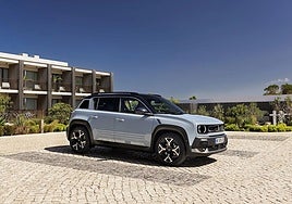 Probamos el renacer del icónico Renault 4: Diseño moderno, mucha tecnología y enchufado