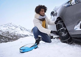 Evita sustos en la carretera: aprende a colocar bien las cadenas de nieve
