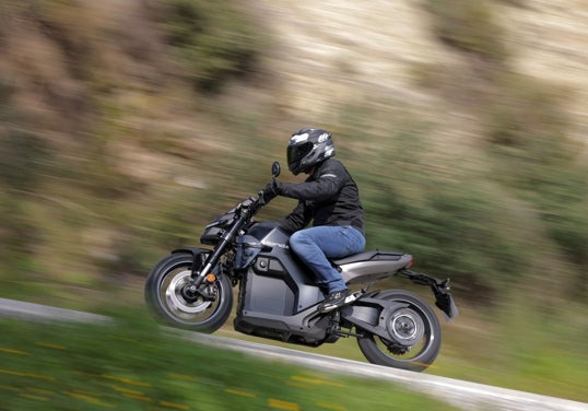 Equipamiento probador: Botas Alpinestars CR-X Drystar