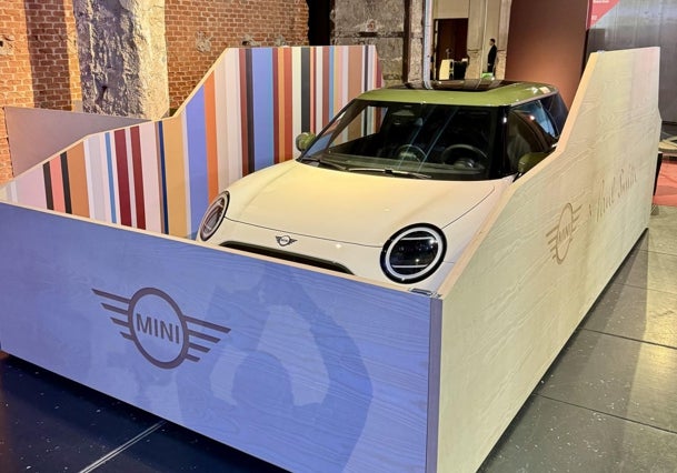 Despliegue escalonado en España: con precios que parten de los 34.110 euros, el Mini Paul Smith llegará a los concesionarios en sus versiones eléctricas durante esta Semana Santa