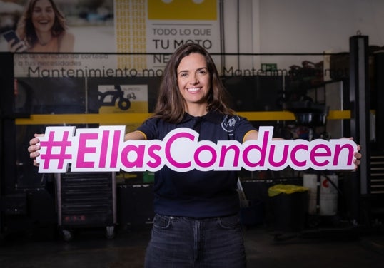 Cristina Gutiérrez, una de las pilotos españolas más influyentes y experimentadas en el Mundial Internacional de Raid, se incorpora como nueva embajadora del programa #EllasConducen