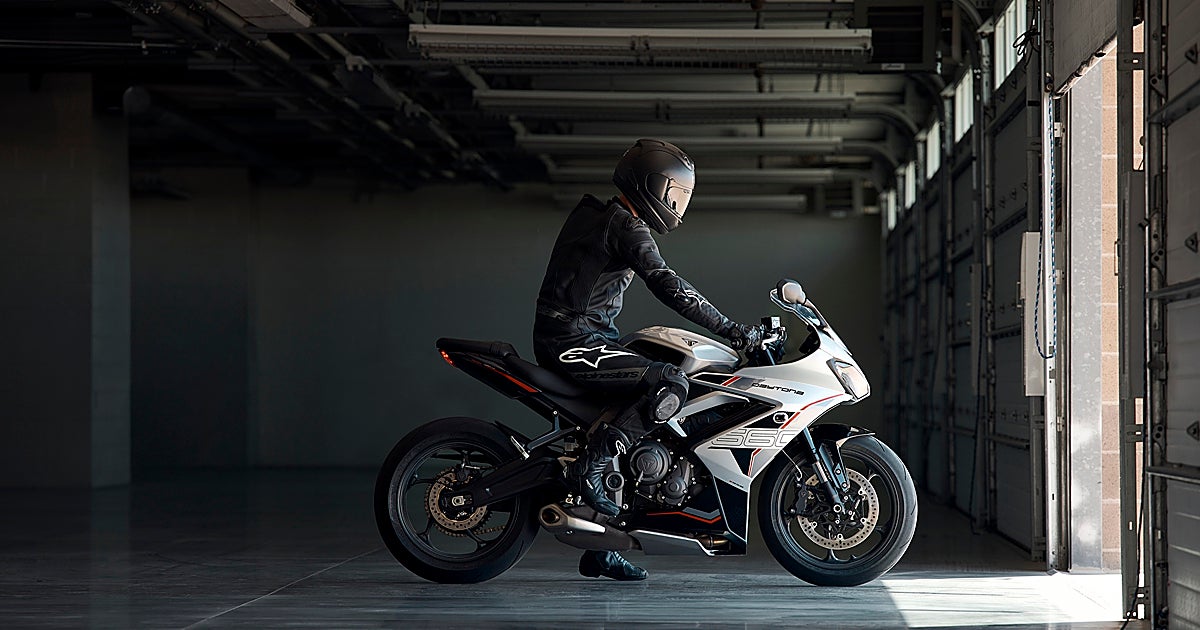 Triumph insufla deportividad y un nuevo estilo a su Daytona 660