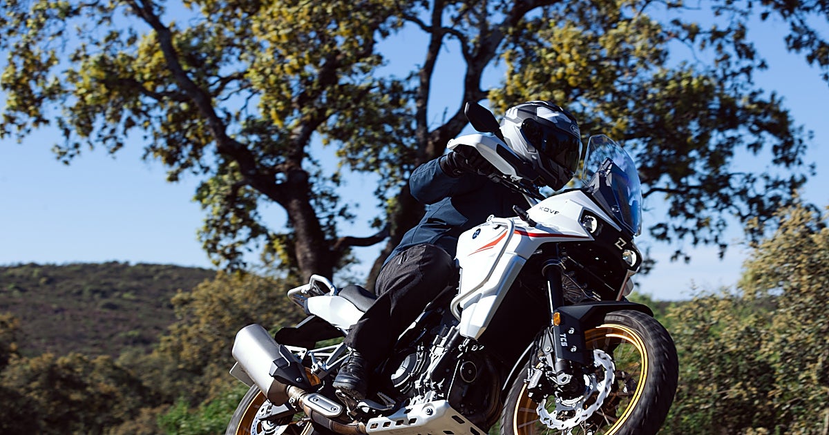 Prueba Kove 800X GT: Recalculando ruta por asfalto