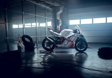 KTM presenta la 990 RC R TRACK, una superdeportiva radical diseñada exclusivamente para circuito
