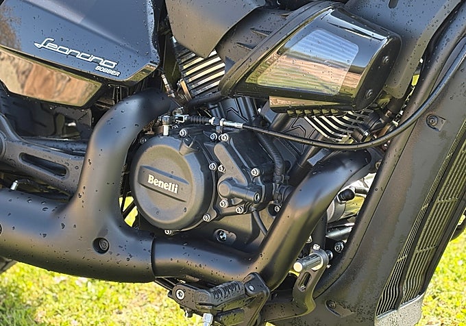 Prueba Benelli Leoncino Bobber 400