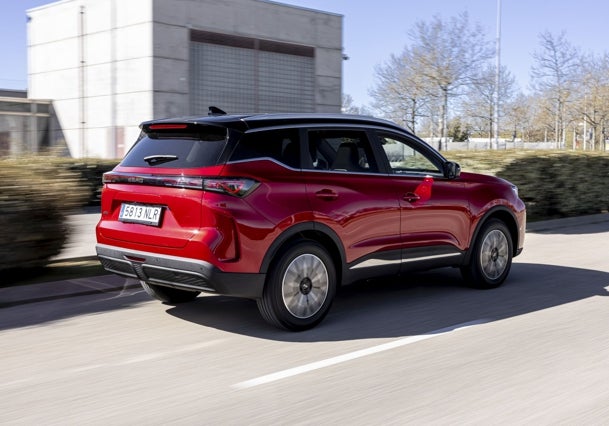 Ebro s700 HEV: la apuesta híbrida que desafía a los líderes del segmento SUV