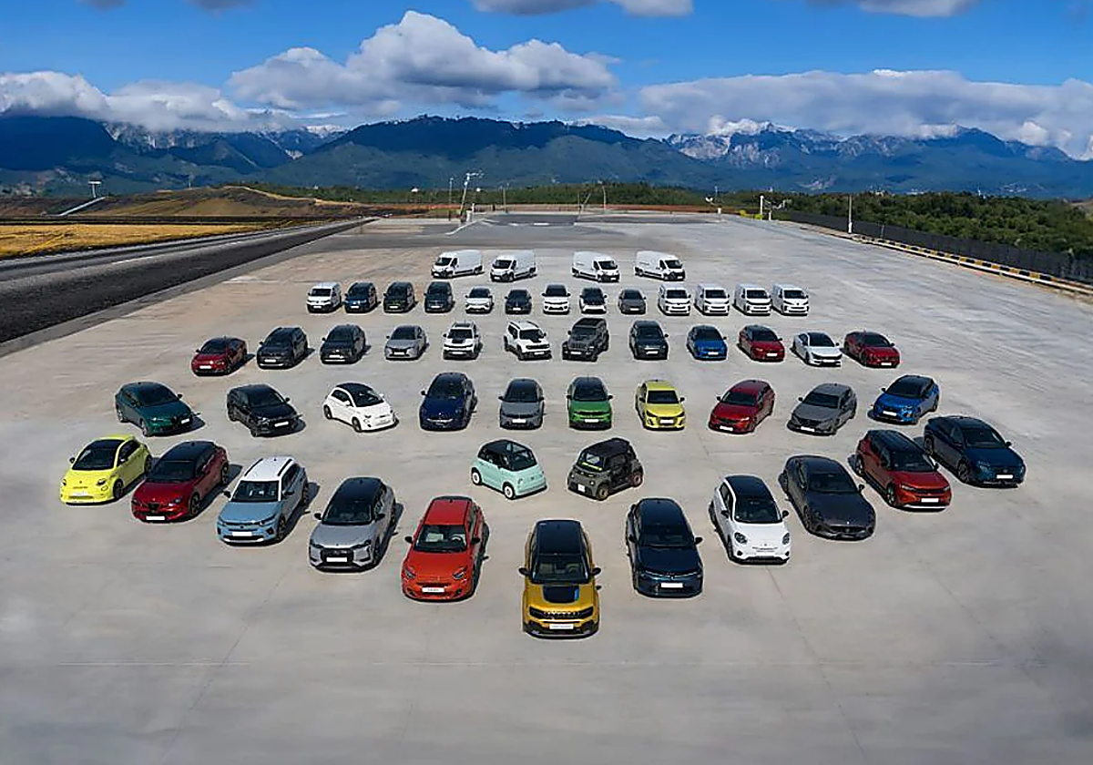 Flota de coches eléctricos y electrificados.