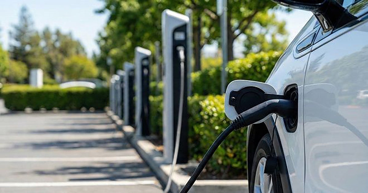 Con 54.000 puntos de recarga viajar en eléctrico sigue siendo un reto por precios y averías