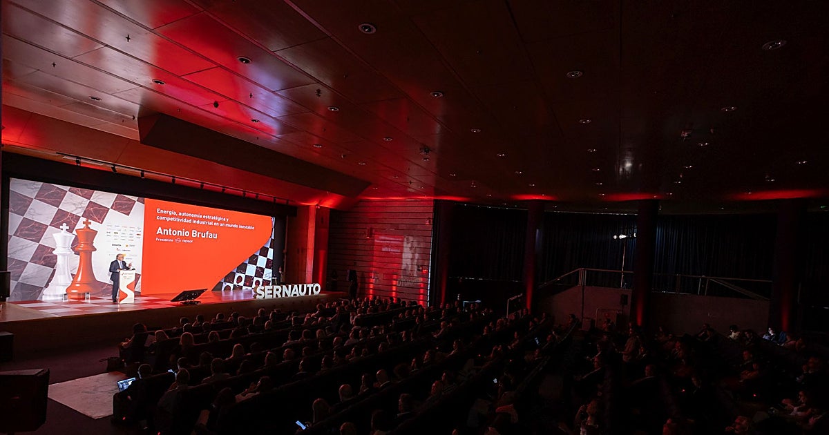 El sector del automóvil se juega su futuro en una partida global y exige agilidad política frente a la asfixia del mercado