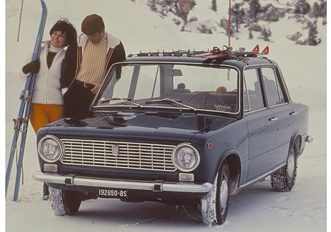 El Fiat 124 se fabrica en España, Türkiye, Egipto e Irlanda. En India se llama Premier 118 NE y en Corea del Sur se llama Kia 124.