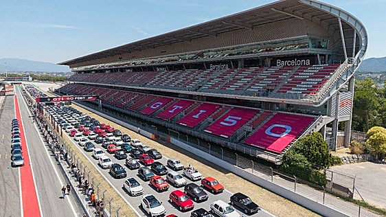 Volkswagen celebra 50 años del Golf GTI con un evento multitudinario y un regalo muy especial