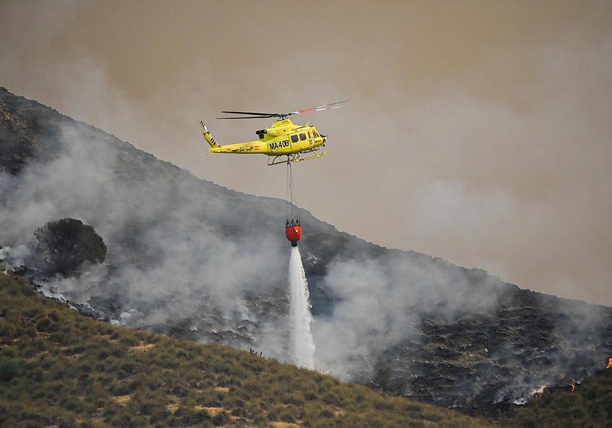 Atrapados por el fuego: cómo actuar si te sorprende un incendio en la carretera