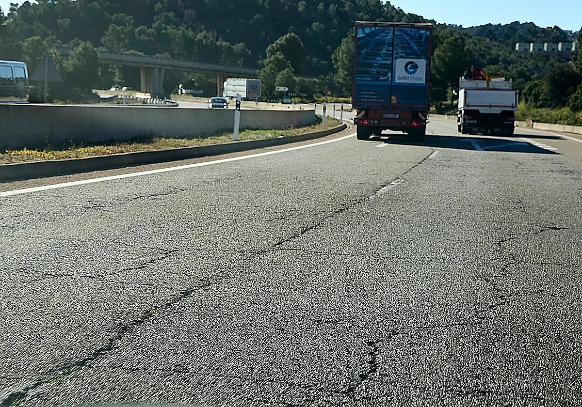 El mal estado del asfalto coloca en una situación crítica a las carreteras españolas