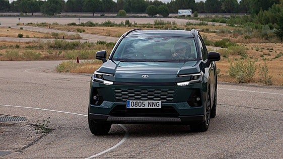 Probamos el nuevo Toyota RAV4: madurez tecnológica y máxima eficiencia en su sexta generación