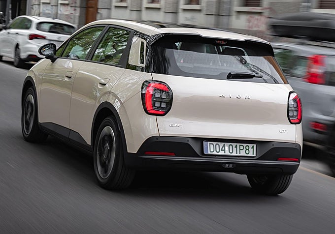La batería LFP de 60 kWh del compacto chino permite recargas rápidas del 30% al 80% en tan solo 24 minutos