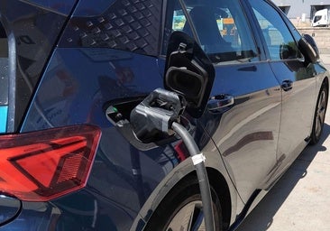 El mercado de vehículos electrificados crece en agosto el 28% y roza las 210.000 unidades