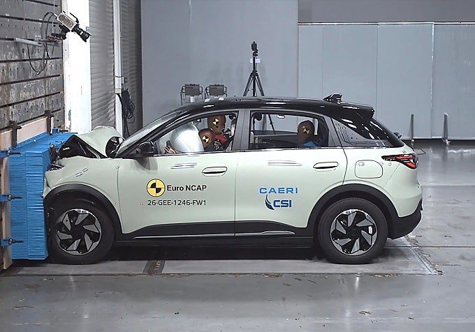 Así quedó el Geely E2 tras el ensayo