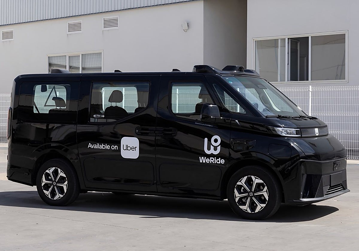 La DGT da luz verde a las pruebas con coches autónomos en Madrid con el objetivo de ofrecer el servicio antes de final de año miniatura