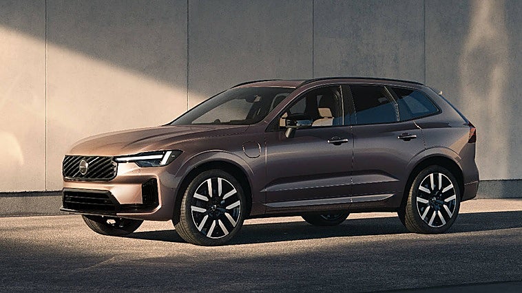 Volvo actualiza el XC60, su superventas, con hasta 200 km de autonomía eléctrica