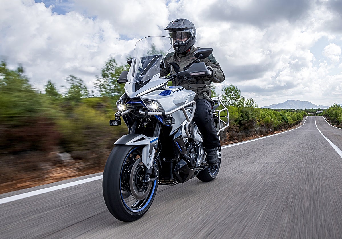 Prueba Zontes 703T Un Golpe En La Mesa De Las Sport touring Prueba Zontes 703T Un Golpe En La Mesa De Las Sport touring
