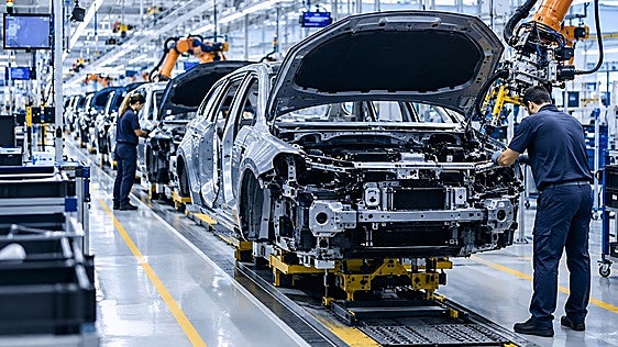 La caída de las exportaciones un 15% en verano frena la producción de vehículos en España