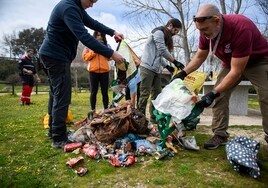 Más de 77.000 residuos abandonados en ríos, lagos y embalses de España