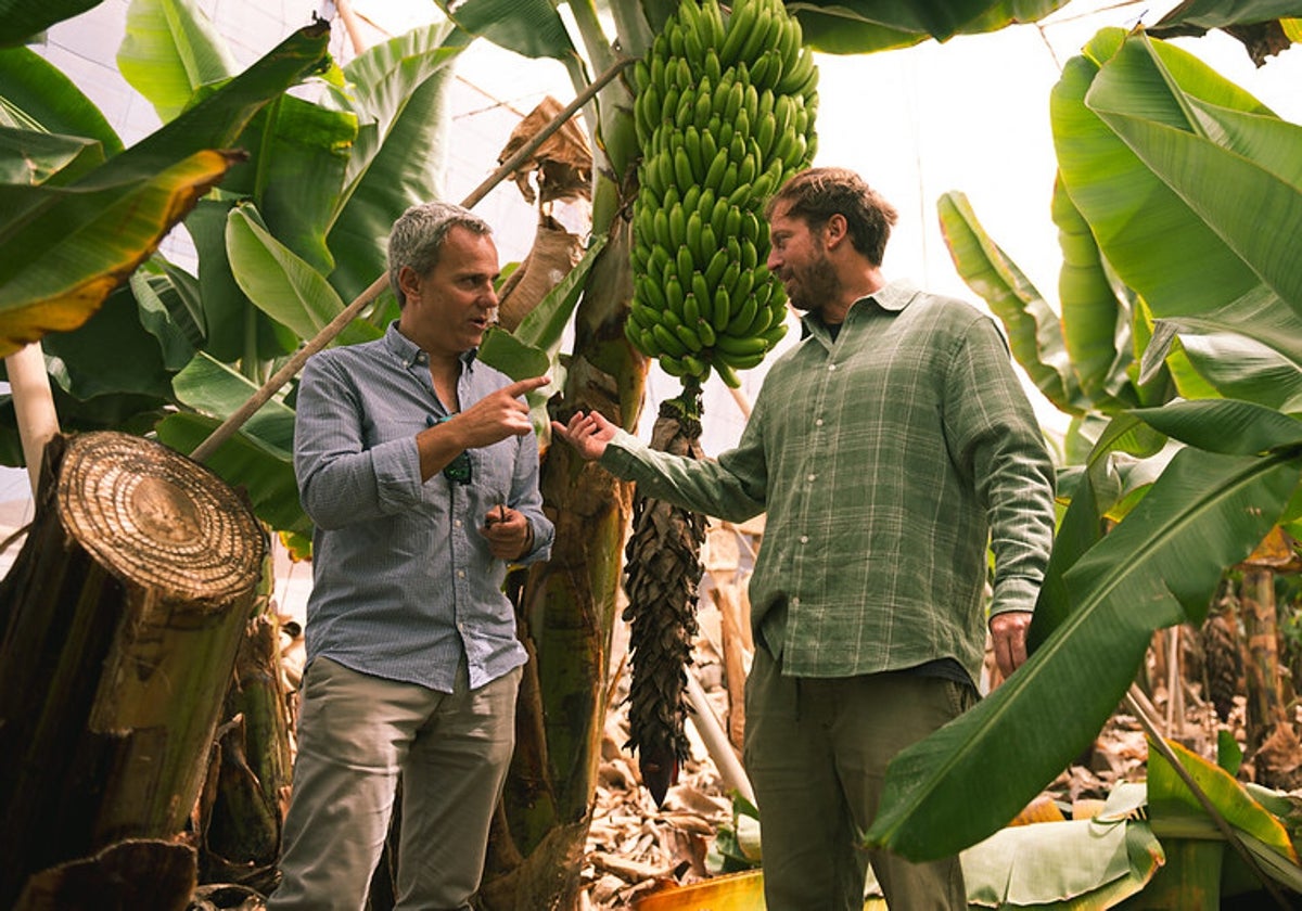 Juan y Diego, agricultores que reciben agua regenerada