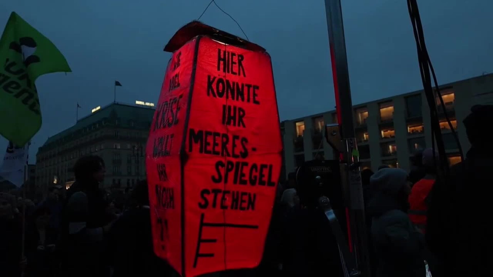 &#039;Fridays for Future&#039; protesta en la Puerta de Brandeburgo contra el cambio climático