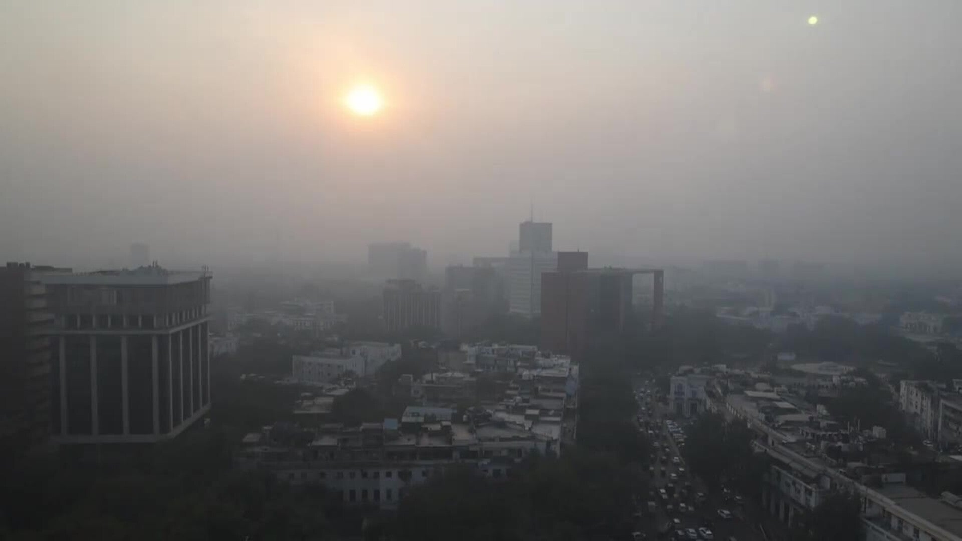 Nueva Delhi sigue respirando humo tóxico mientras los niveles de contaminación aumentan