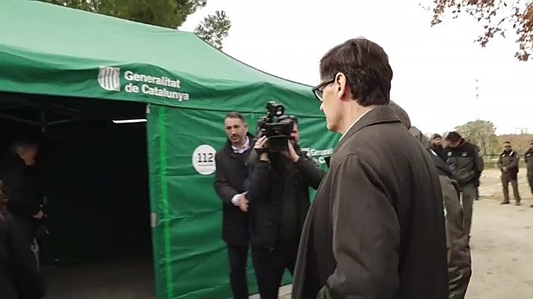 Salvador Illa visita el Centro de mando de seguimiento de la peste porcina en Santa Perpètua de Mogoda (Barcelona)