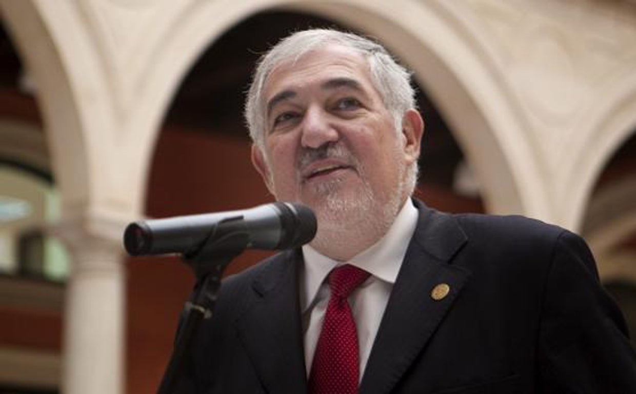 Conde-Pumpido y Balaguer se disputan la presidencia del TC