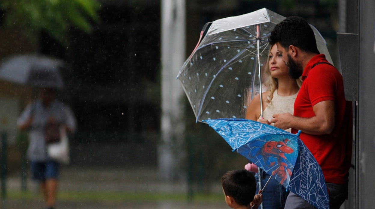 Los restos del huracán Danielle llegan a Andalucía: aviso amarillo por lluvia