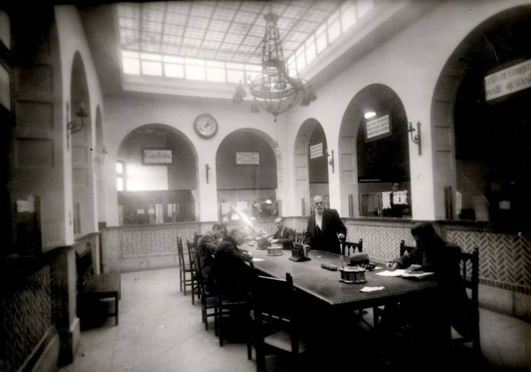 La 'Casa de Correos' y Telégrafos de Toledo cumple 90 años