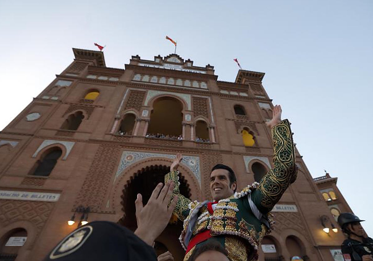 Emilio de Justo, por la Puerta Grande de Las Ventas