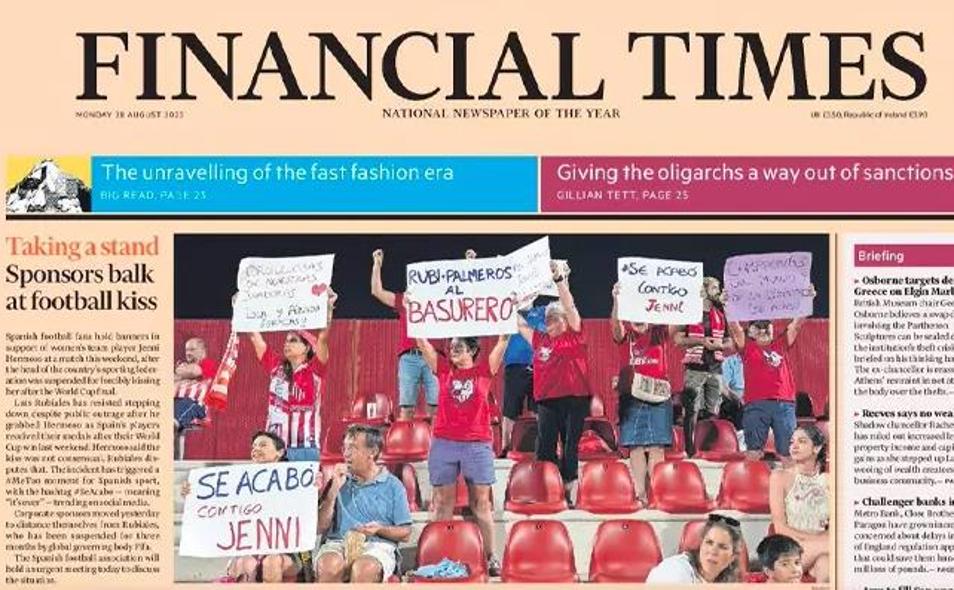 Imagen principal - El 'Finantial Times' llevó las protestas de las jugadoras por el beso a portada. Una periodista de 'The Telegraph' comparte su artículo en Twitter en el que habla abiertamente de machismo español. El Daily Star, tabloide británico, ironizaba sobre la huelga de hambre de la madre de Rubiales. 