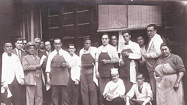 La plantilla de Casa Labra, durante la Guerra Civil, en la que permaneció abierta