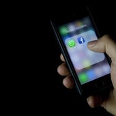 La Policía investiga la inclusión de niños de 11 y 12 años de un colegio de Madrid en un chat de WhatsApp con contenido violento y sexual