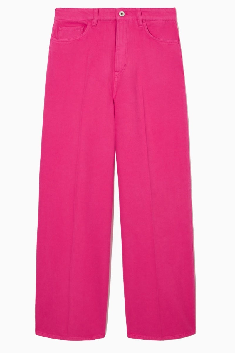 Cos. Vaqueros wide leg con la cintura alta. Precio: rebajados a 40€.