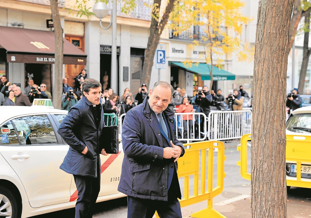 José Luis Ábalos a su llegada al Tribunal Supremo ayer
