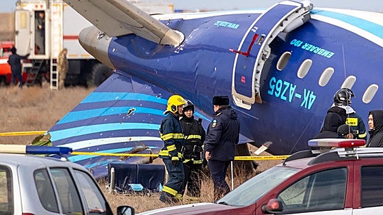 Sospechas de ataque ruso en el avión estrellado en Kazajistán