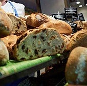 Un experto panadero desvela los ingredientes que debe tener un buen pan de supermercado: «Aunque no es fácil...»