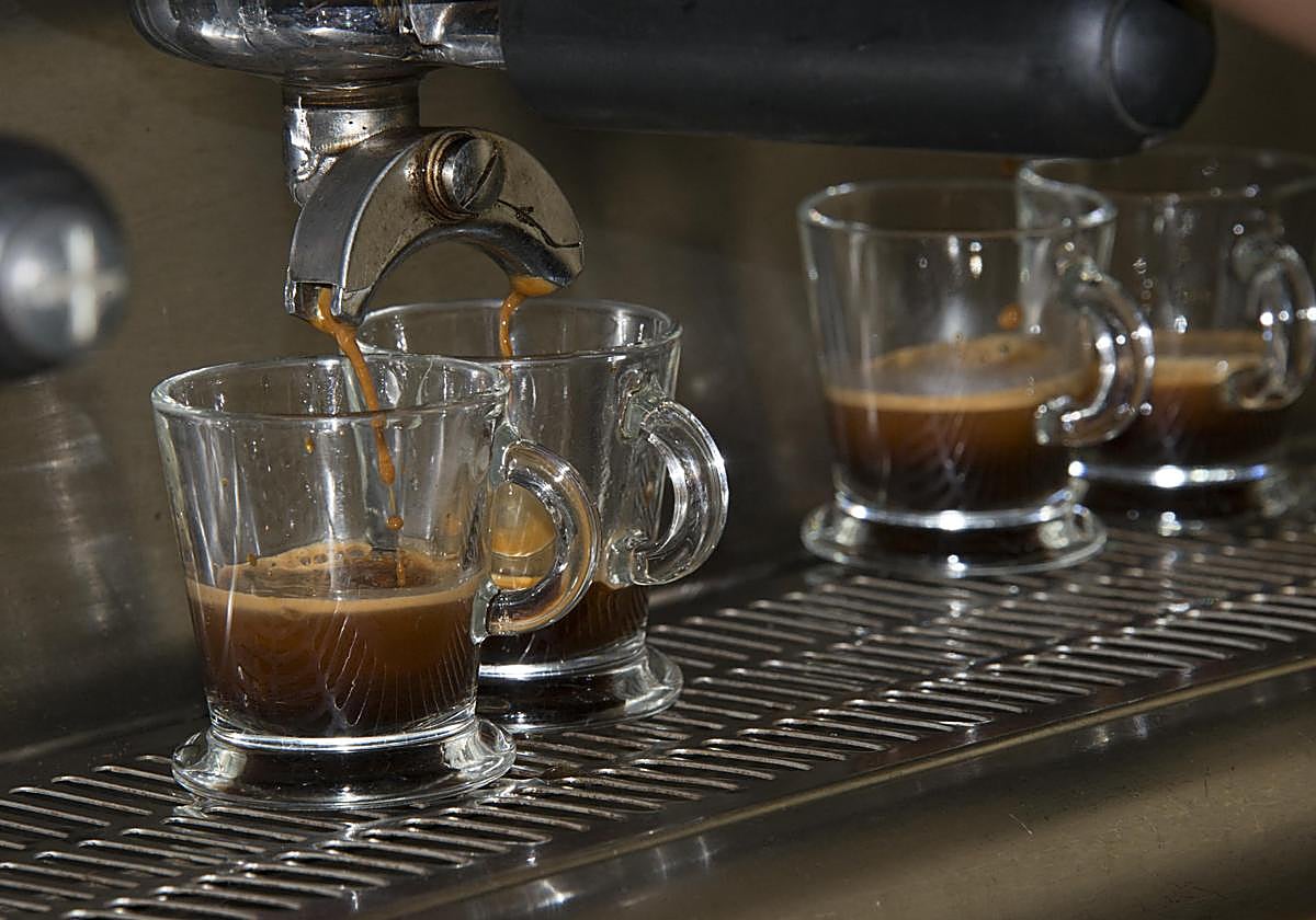 Un experto barista te enseña a pedir café de forma correcta según el tipo que deseas: «El orden es crucial»