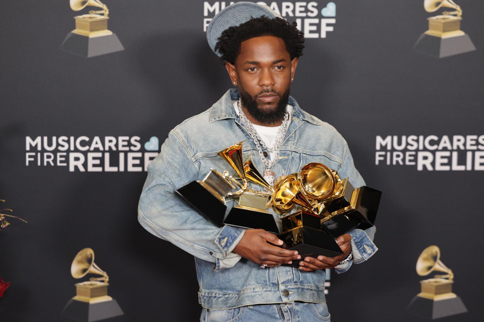 Quién es Kendrick Lamar, el rapero que triunfó en los Grammy y actuará en la Super Bowl: un premio Pulitzer, acusaciones de pedofilia y su relación con Trump